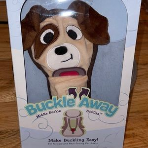 Baby buckle buddy